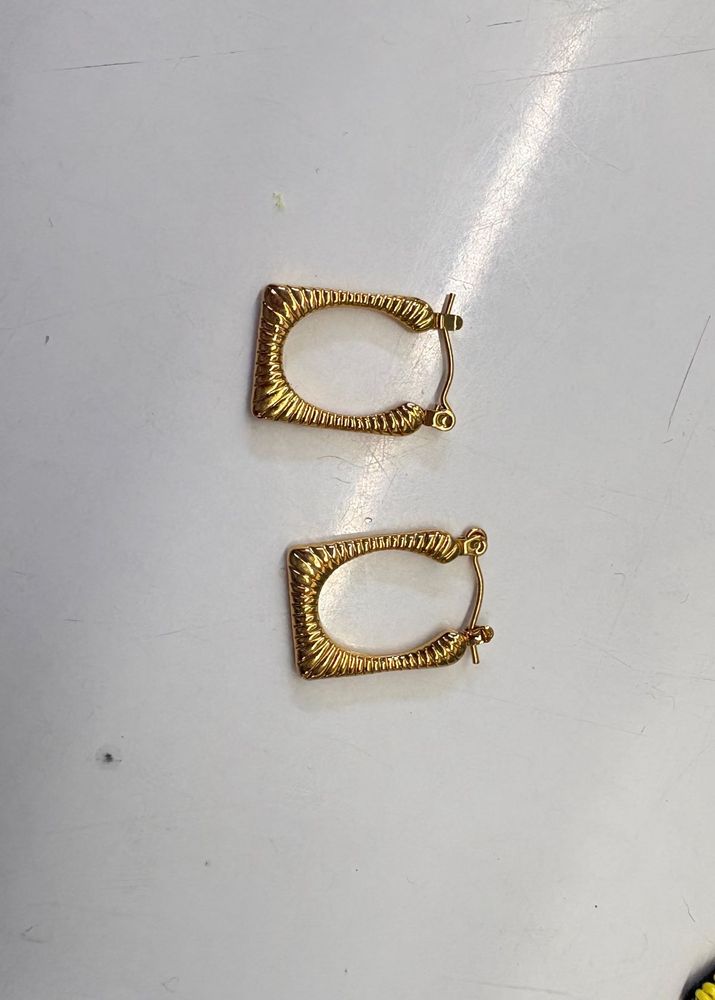 ANTI TARNISH Gold D-Shaped Textured Hoop Earrings