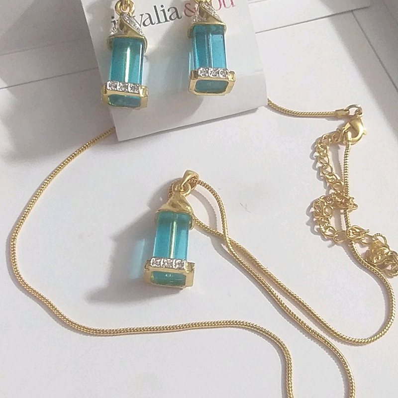 Branded Blue Exclusive pendant set