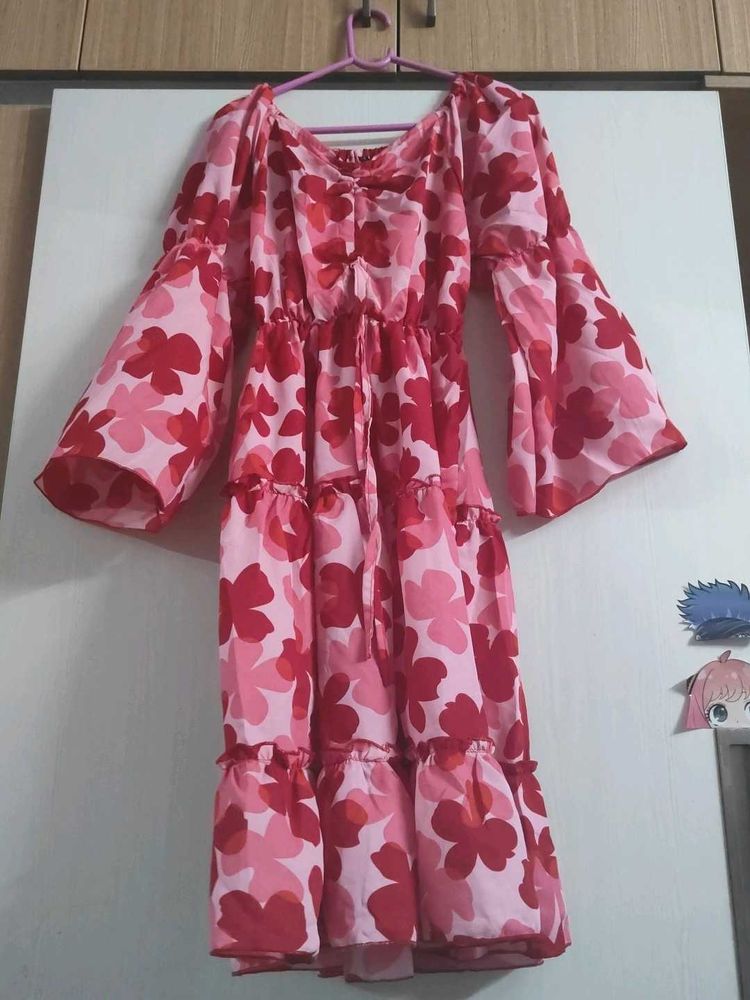Chic Floral Tiered Maxi Dress