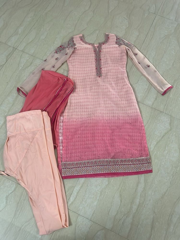 Elegant Pink Salwar Kameez Suit