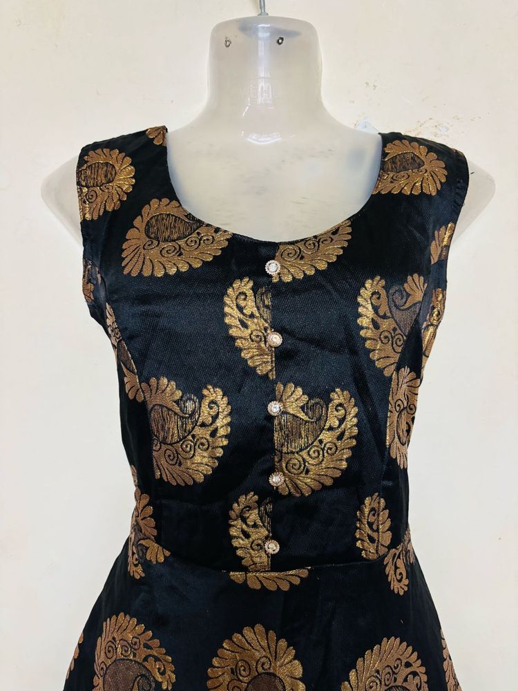 Elegant Black &amp; Gold Brocade Gown