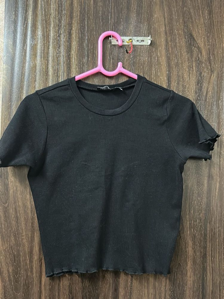 Black Cropped Lettuce Hem Top