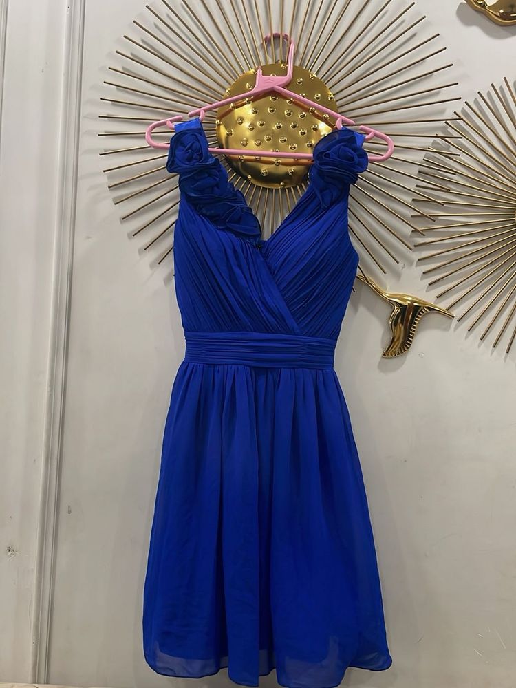 Padded Stunning Royal Blue V-Neck Dress