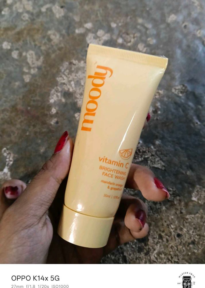 Moody Vitamin C Brightening Face Wash