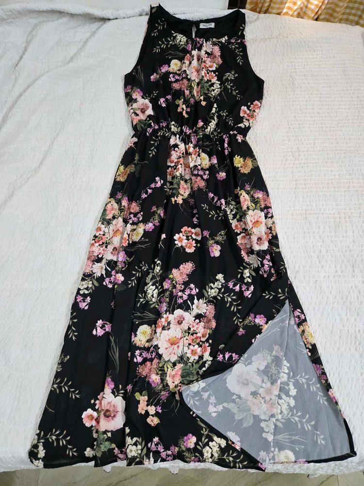 Black Floral Maxi Dress with Slit bust 36