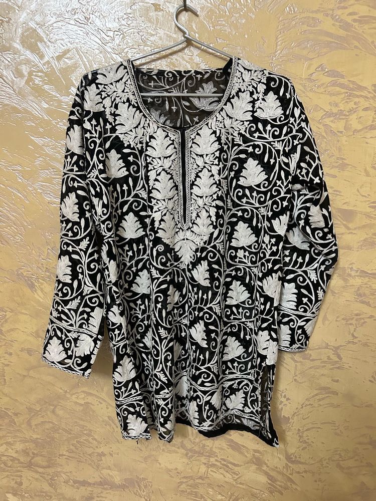 Embroidered Black &amp; White Kurta
