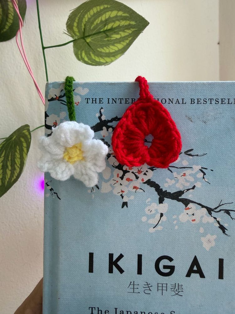 Handmade Crochet Flower 🌼and heart ❤️Bookmarks