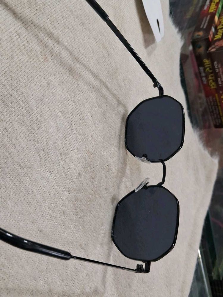 Stylish Black Hexagonal Sunglasses
