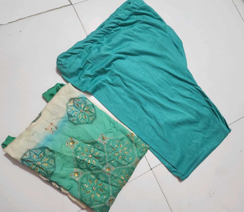 Embellished Kurta Set with Pants