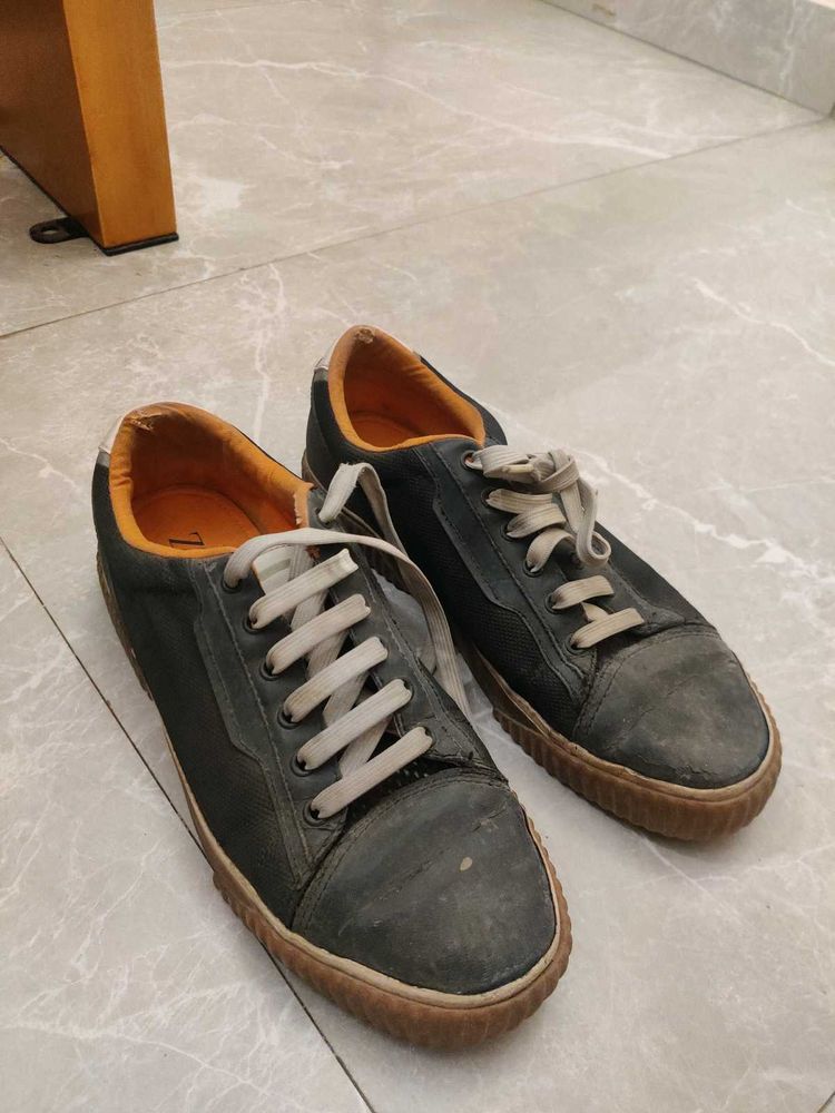 Zara sneakers used