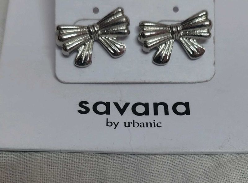 Savana By Urbanic Silver Bow Earrings