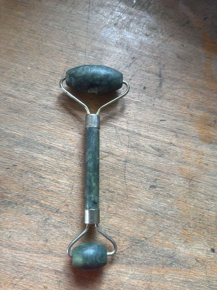 Jade Facial Roller