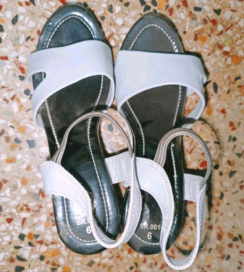 Sandle
