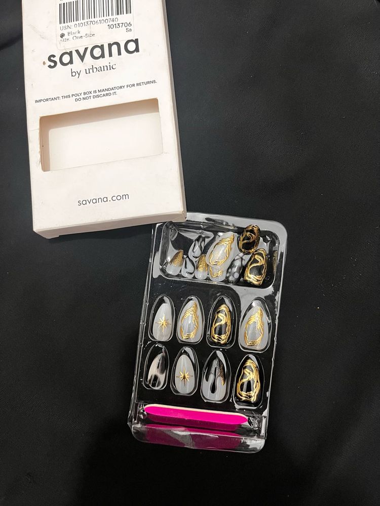 black and golden Press-On Nails