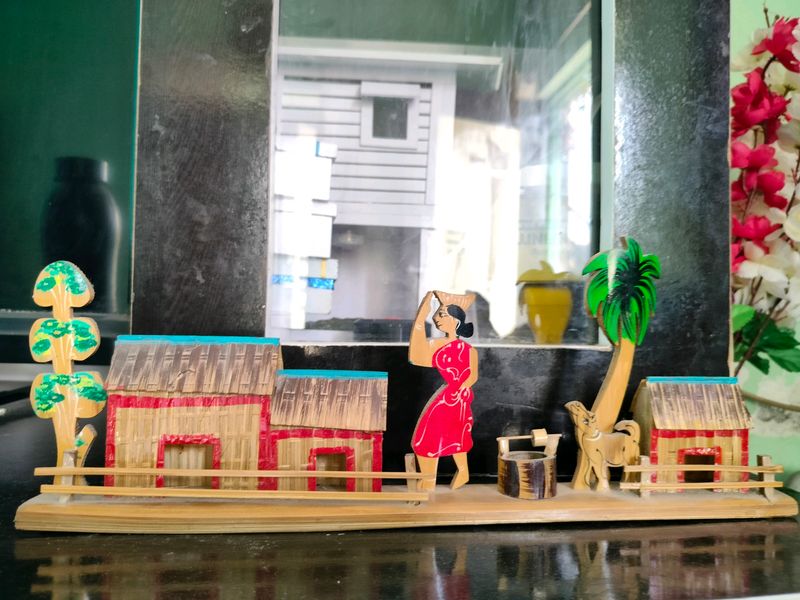HOMEMADE WOODEN SHOWPIECE
