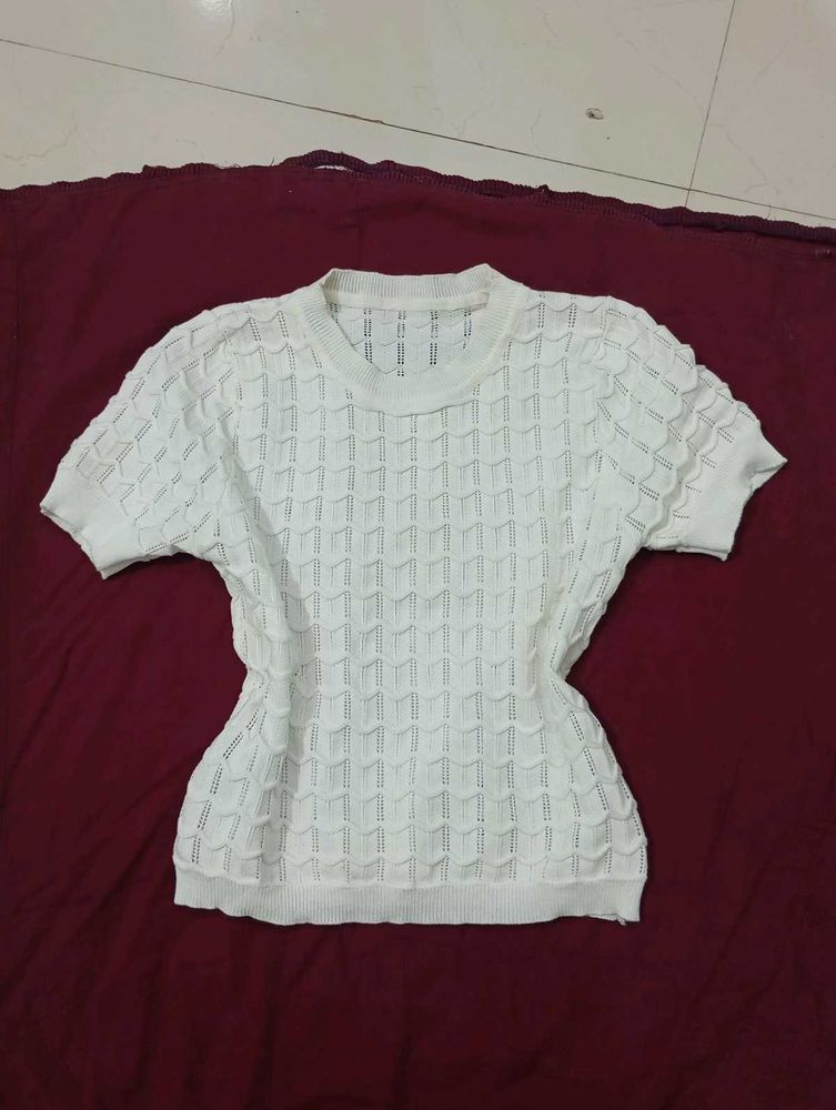 Chic White Knit Top