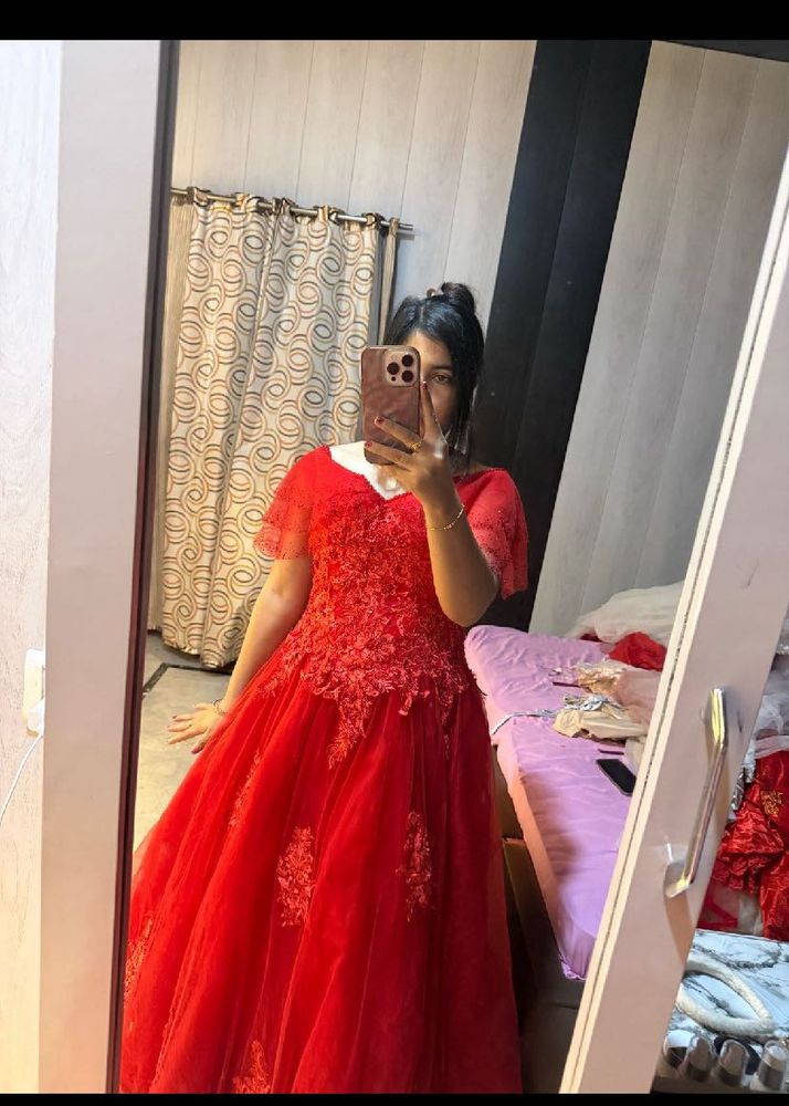 Stunning Red Embroidered Gown❤️🎀🦋