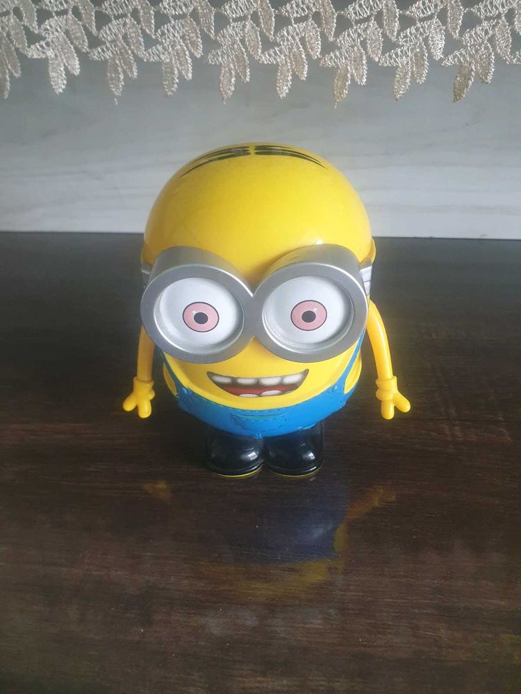 Minion Toy Figure Lamp