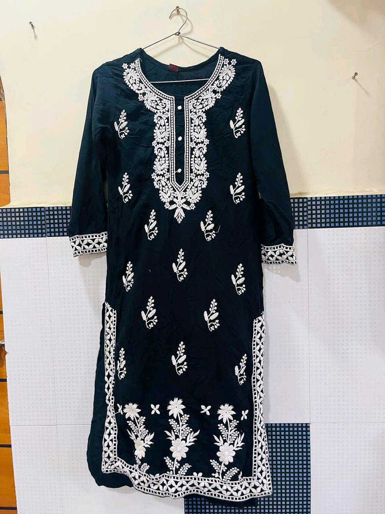 Elegant Black Embroidered Kurta