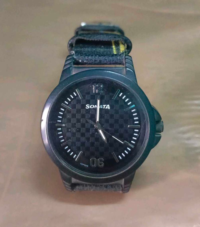 Sonata Analogue Watch.