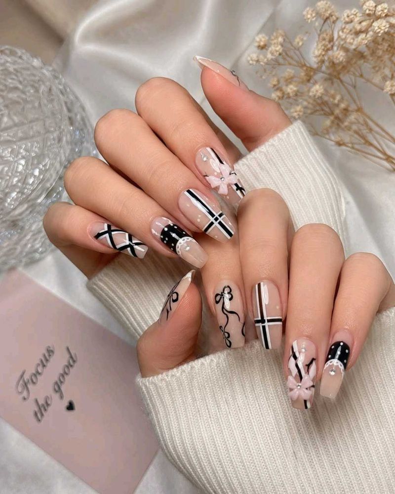 Black &amp;nude floral press on nails