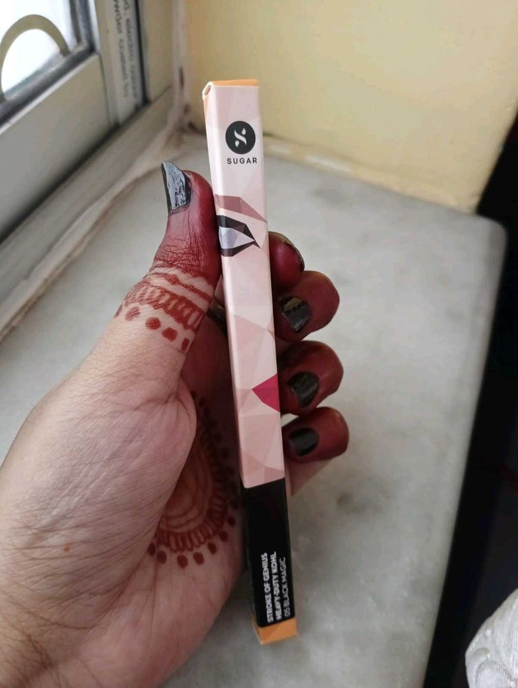 SUGAR Cosmetics Stroke Of Genius Heavy-Duty Kohl w
