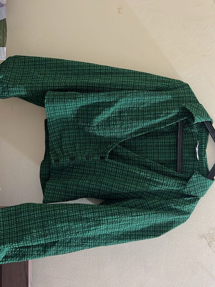 Chic Green Checkered Cropped Top