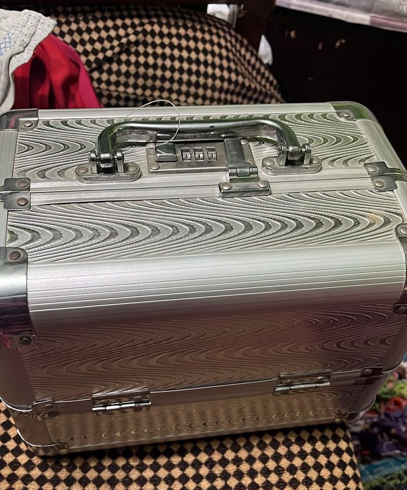 Silver Vanity Case with Lock