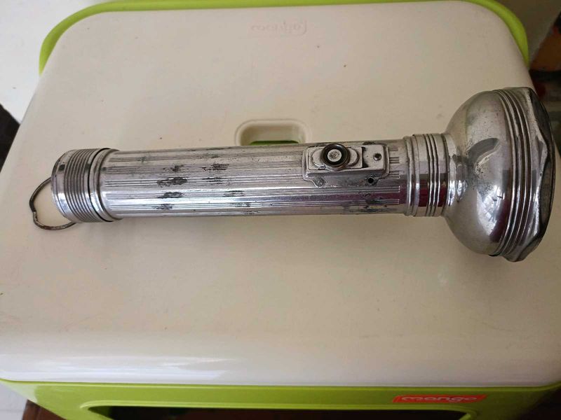 Vintage Metal Flashlightb working cell needed