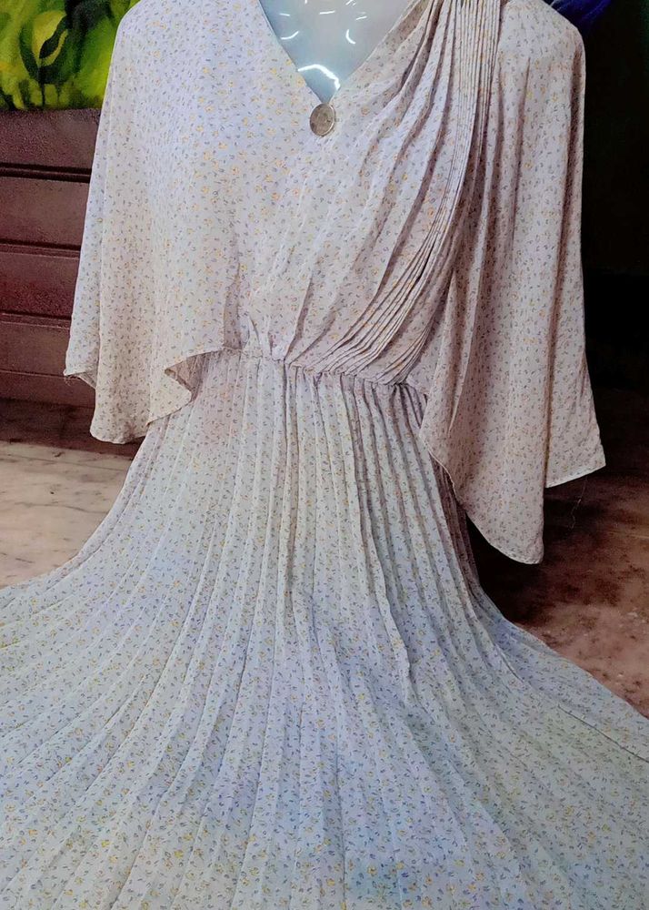 Floral Pleated V-Neck Dress