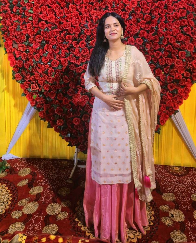 elegent embroidered kurta with Dupatta