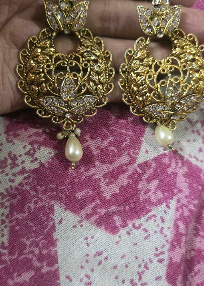 Elegant Gold Tone Pearl Drop Earrings