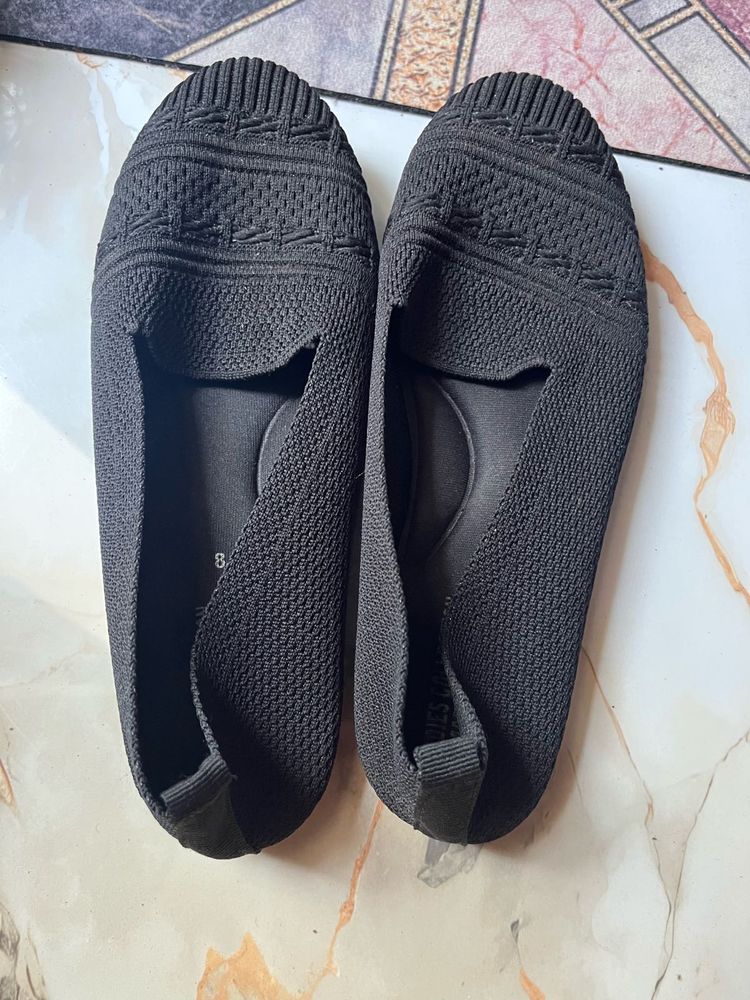 Comfortable Black Knit Flats