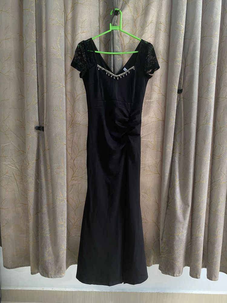 Elegant Black Evening Gown