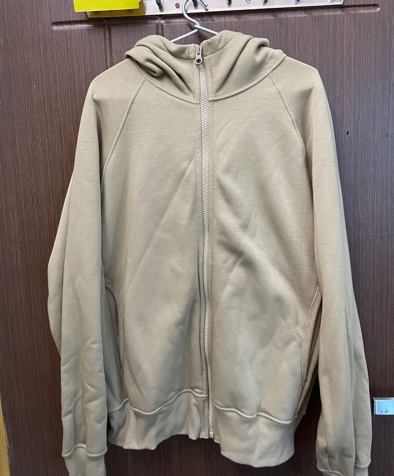 Uniqlo Beige Sweatshirt with inner fleece lining
