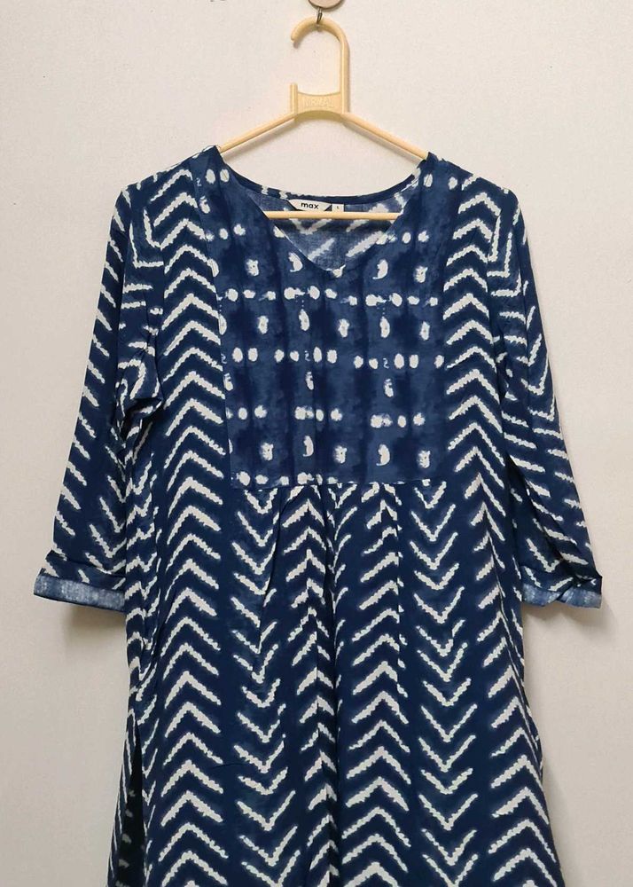 Stylish Blue &amp; White Printed Kurta