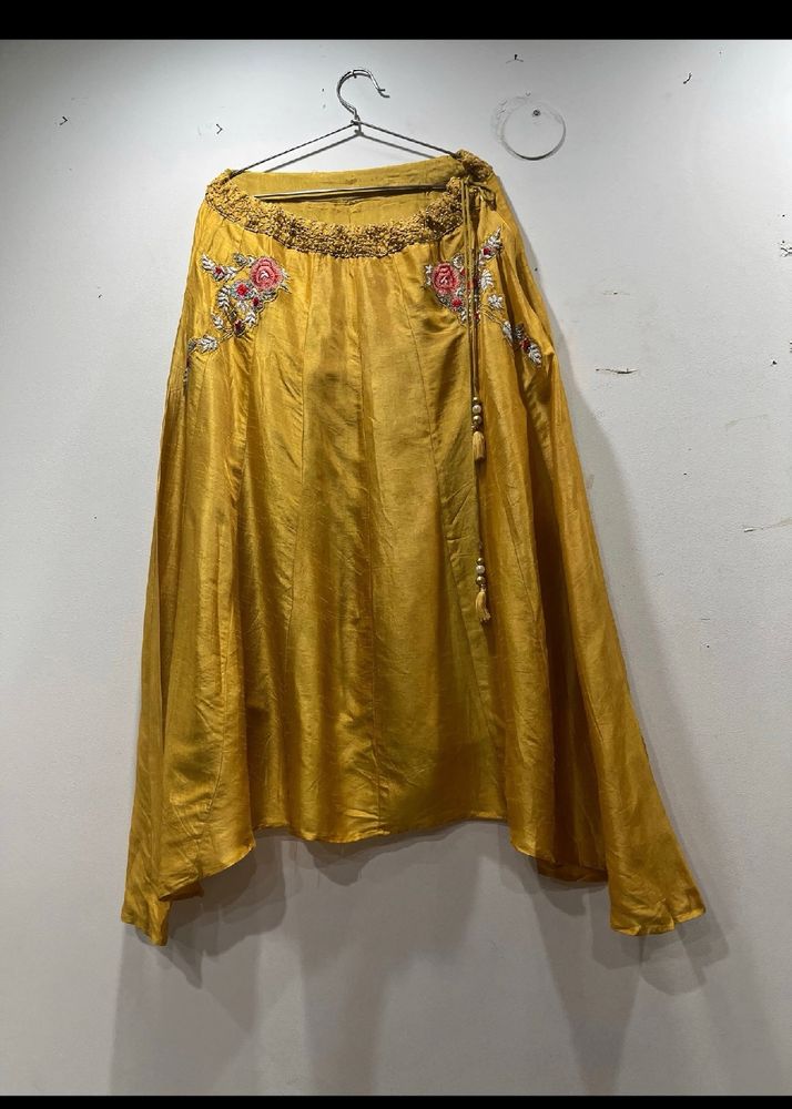 High Low Style Skirt With Hand Embroidery