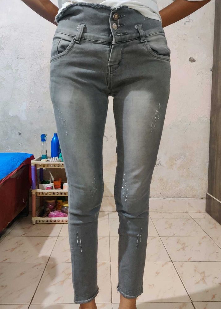 Gray High-Waisted Jeans
