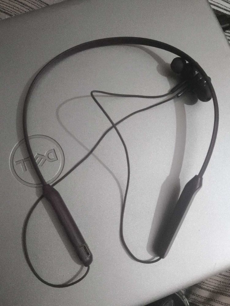 Magnetic Bluetooth Neckband Earphones