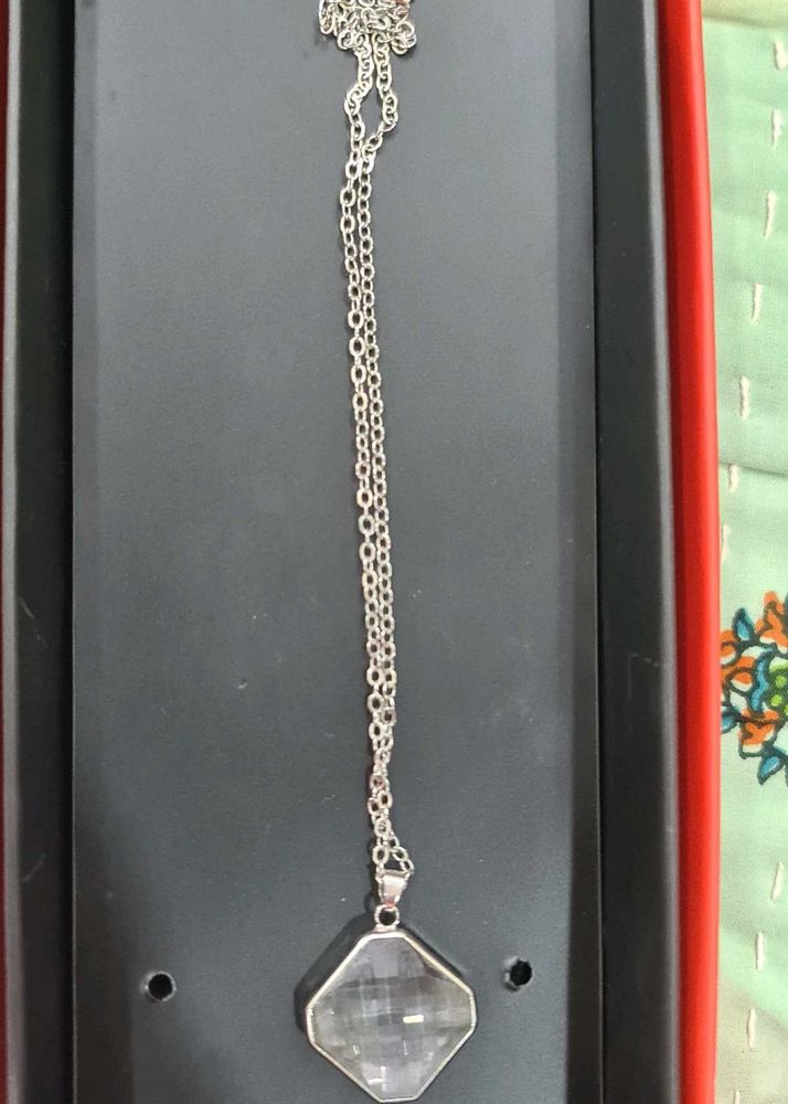 Elegant Silver Chain Necklace with Crystal Pendant