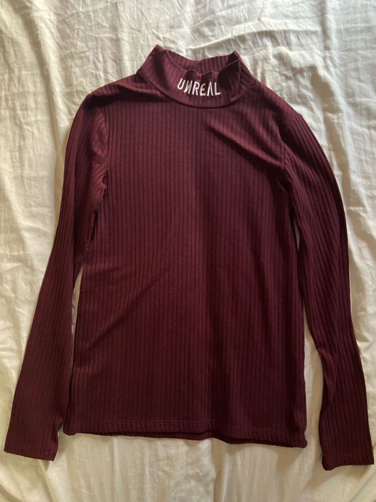 Maroon Ribbed Mock Neck Top