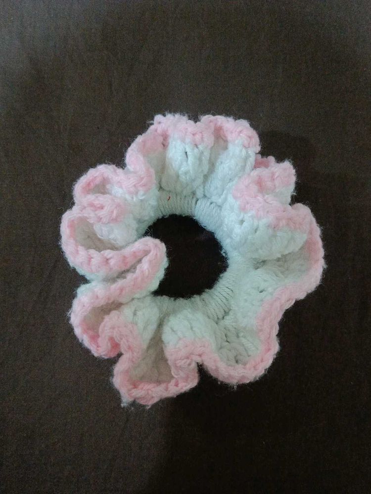 Handmade Crochet Scrunchie Babypink &amp; White