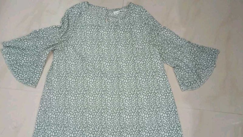 Chic Flowy Bell Sleeve top