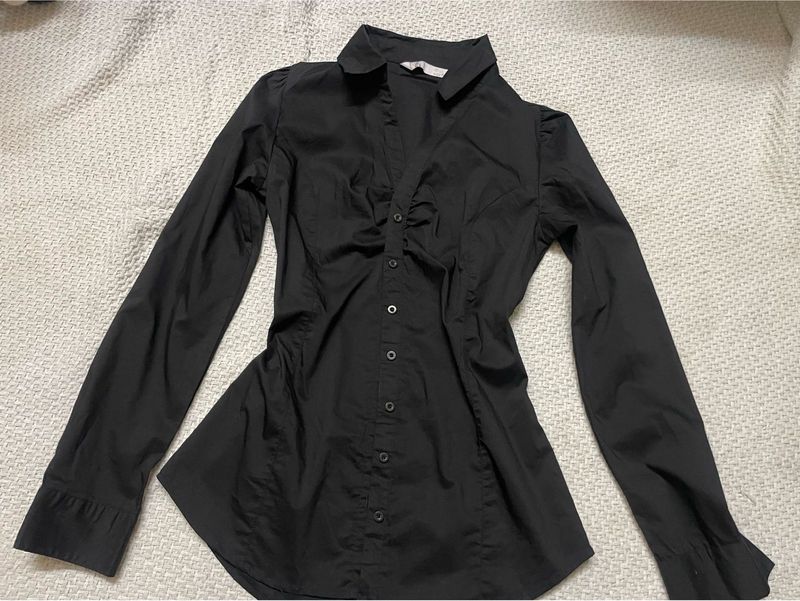 -Y2K Black tight button top🖤