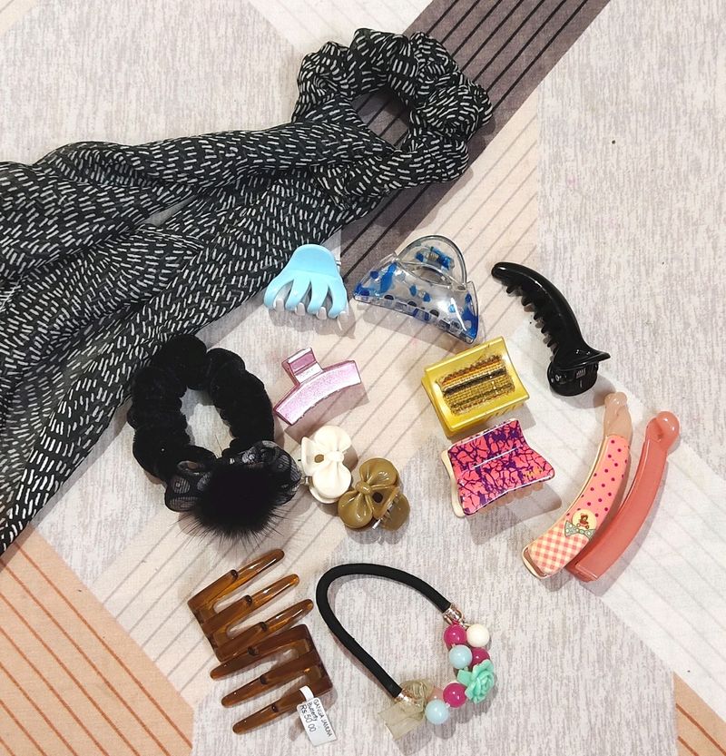 14 Pcs Of Hair Accessories