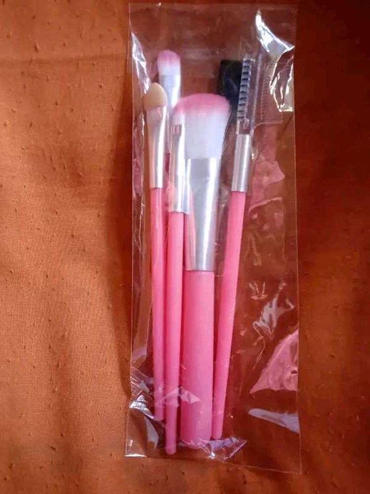 makeup brush