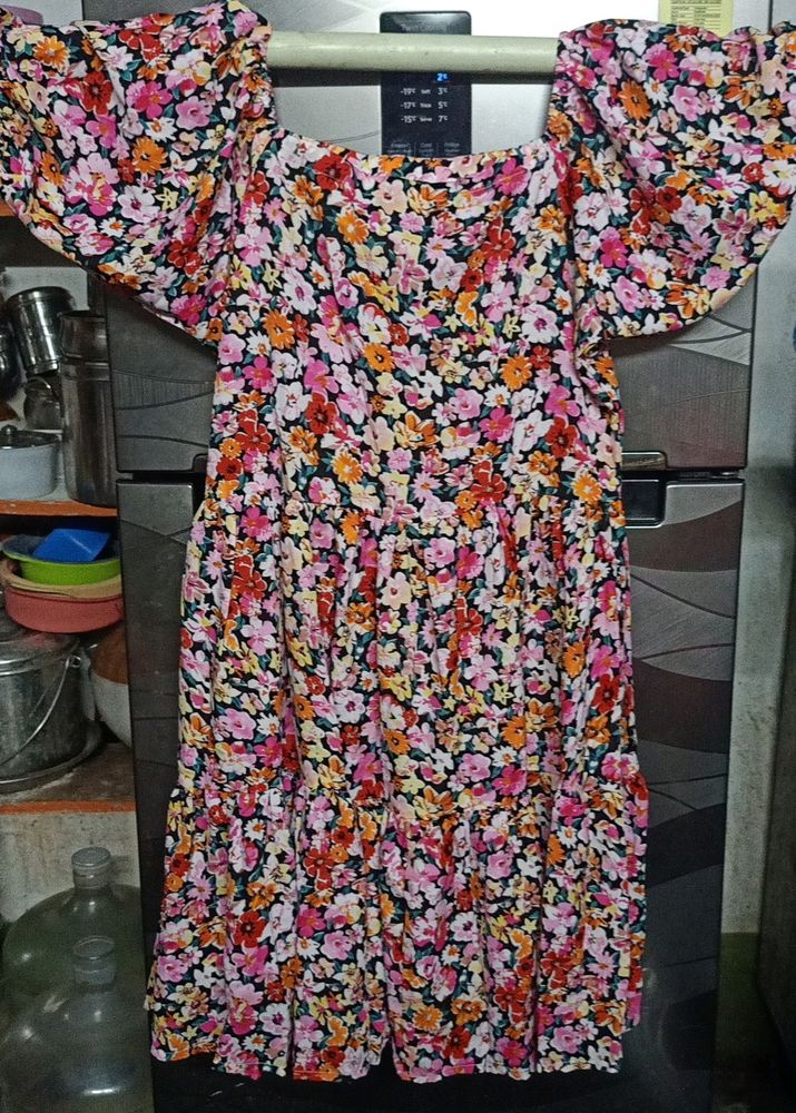 Xl Crepe Dress and Length Of Ttge Dress Is Above The Knees.