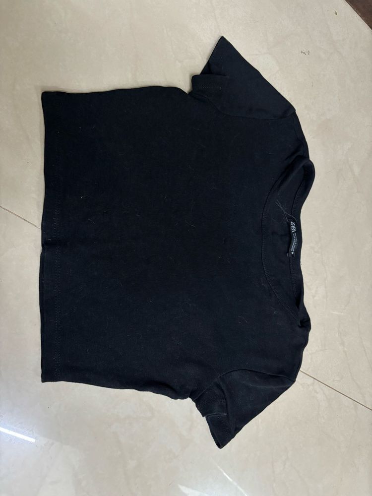 Basic Black Cropped T-Shirt