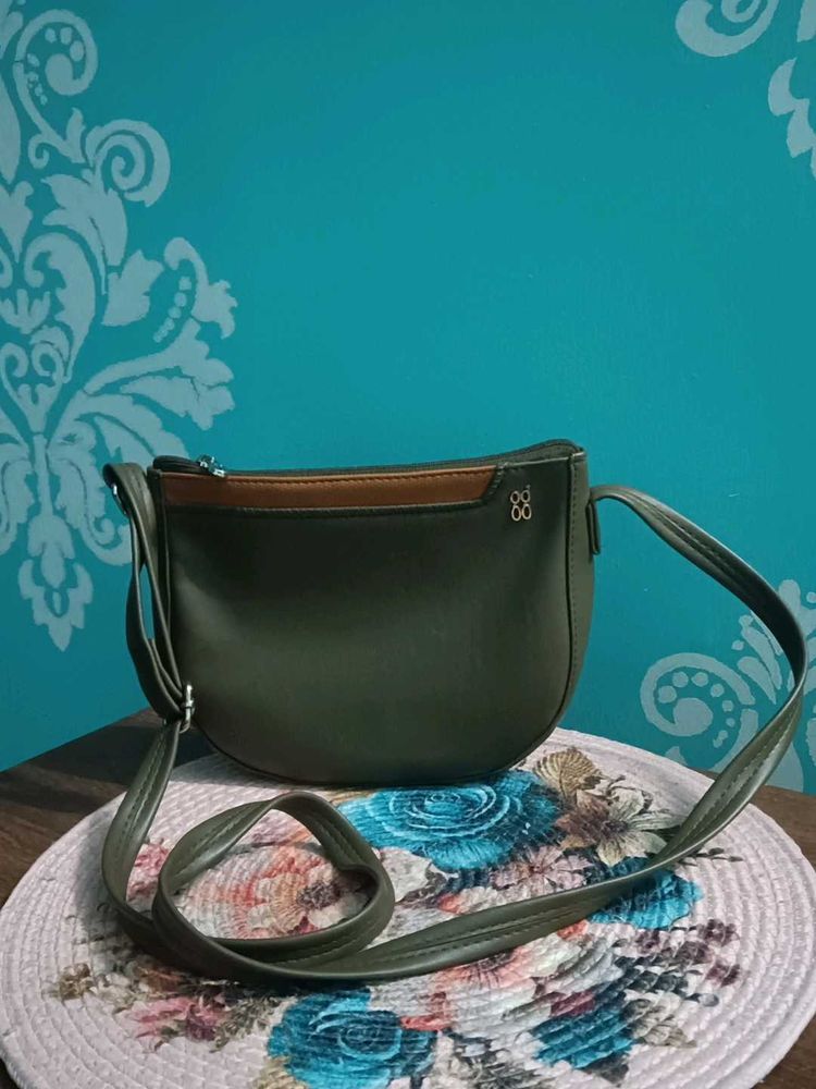 Baggit Olive Green Solid Medium Sling Handbag