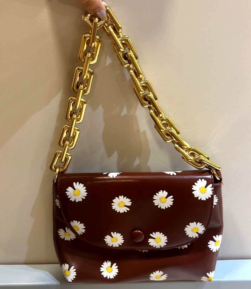 Flowery little sling bag